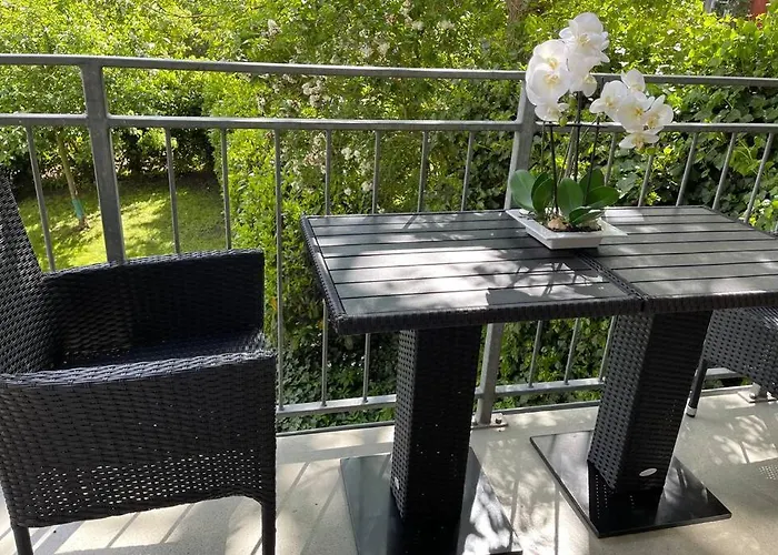 Attraktive Im Schoenen Hinterhof *